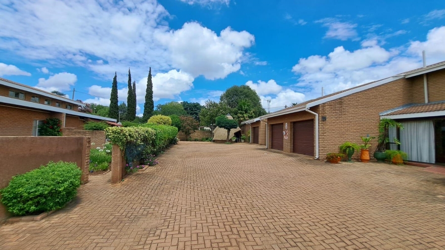 1 Bedroom Property for Sale in Oudorp North West